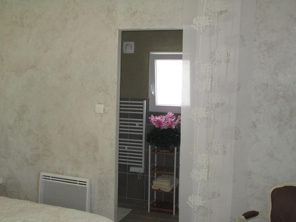 Le Mas Du Fort Neyron Habitación foto