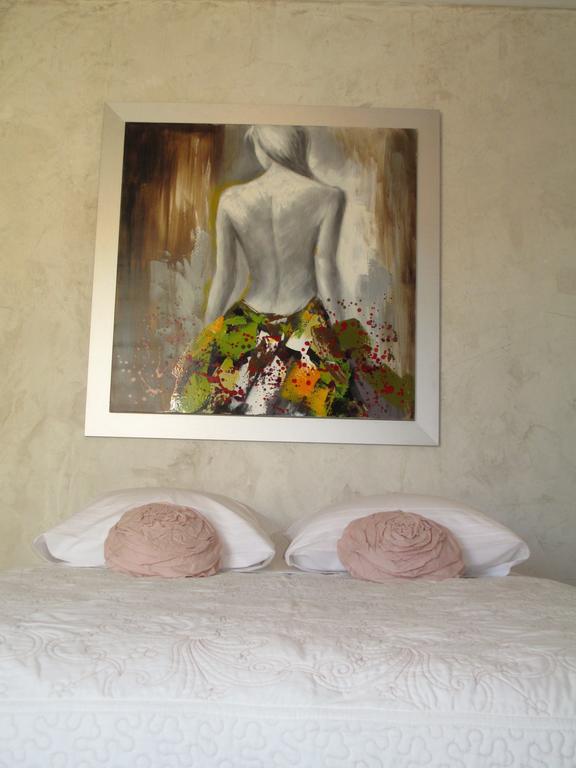 Le Mas Du Fort Neyron Habitación foto